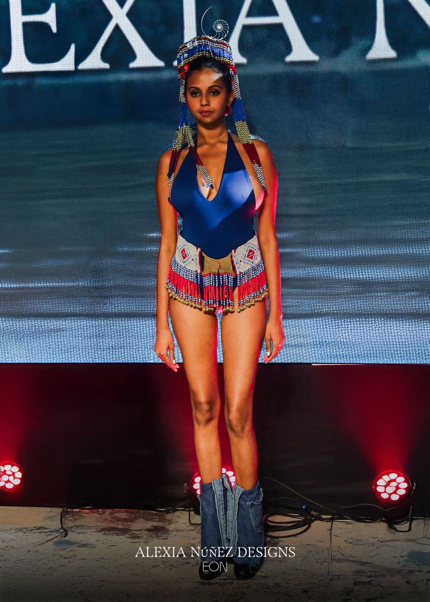 PRATHNA SCULPTED V-NECK ONE PIECE SWIMSUIT